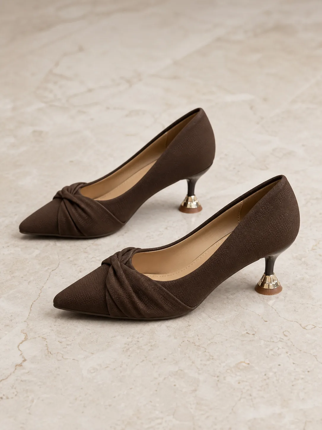 DARK BROWN SUEDE KNOT ORNAMENTAL HEEL PUMPS