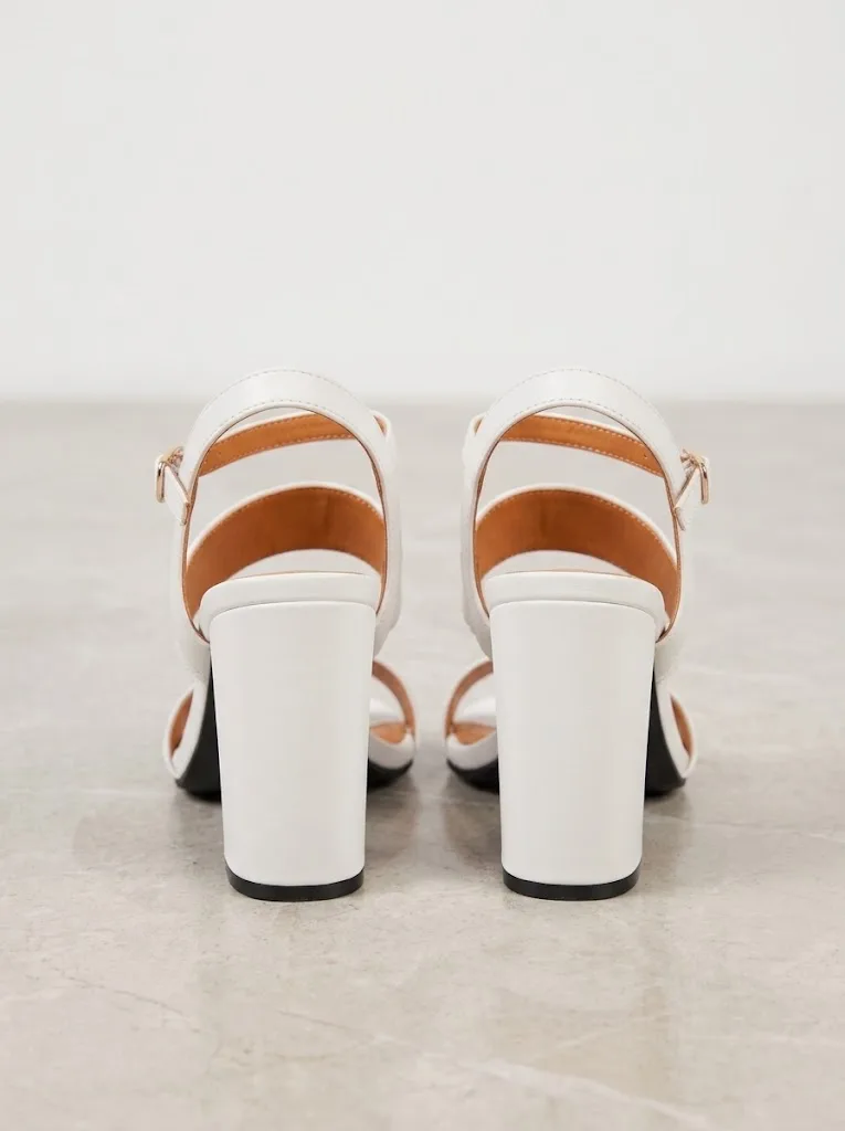 WHITE PLAIN STRAP BLOCK HEEL SANDALS — photo 1