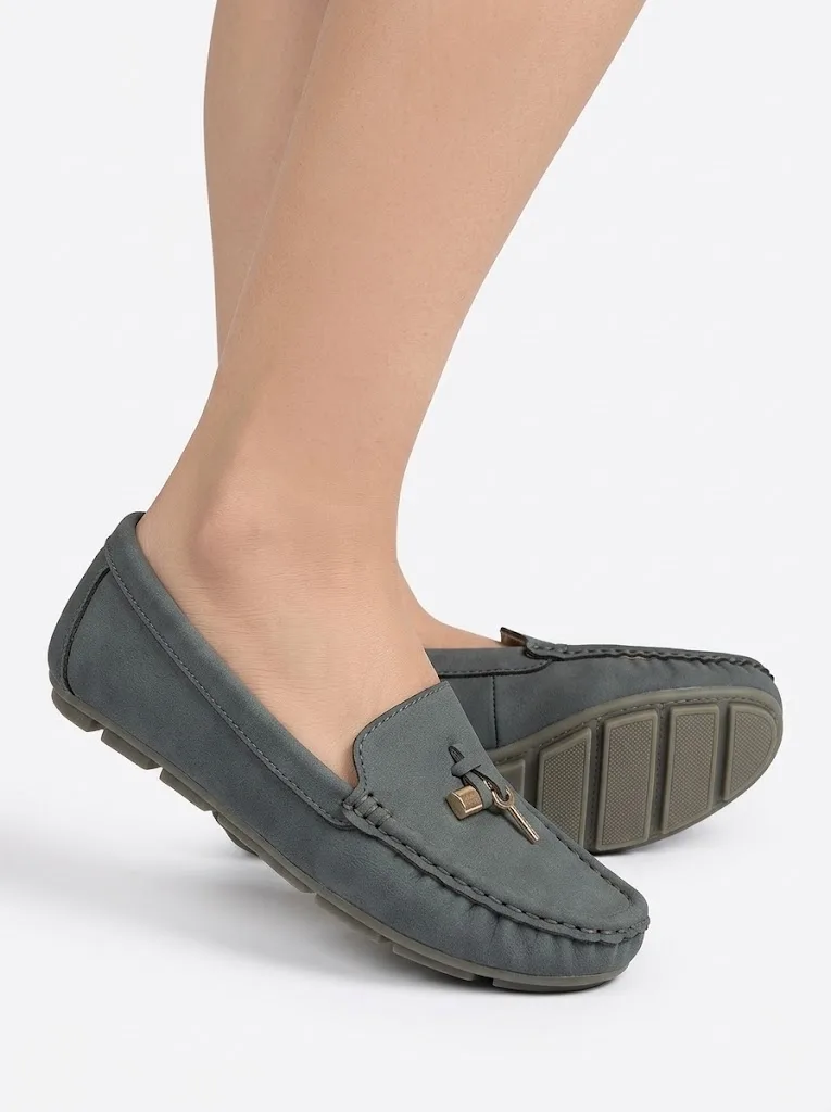 GREY LOCK DETAIL FLAT LOAFERS